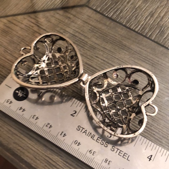 Vintage Filigree Open Cage Heart Necklace - Picture 10 of 17